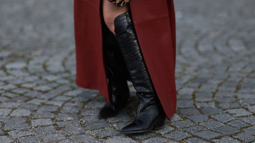 Ein kniehoher Stiefel von Tamaris erobert gerade unser Modeherz