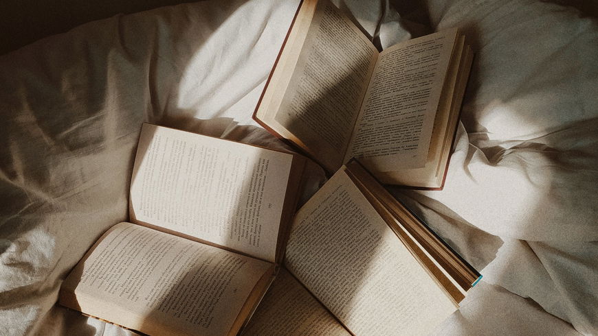 Colleen Hoover: Diese Bücher der Bestseller-Autorin musst du gelesen haben