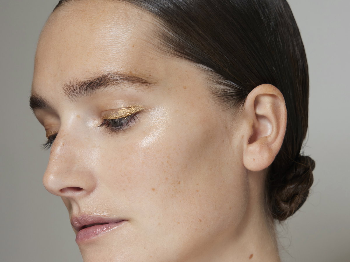 Goldener Eyeliner