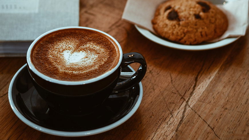 Wenn du deinen Kaffee so trinkst, schmilzt dein Bauchfett
