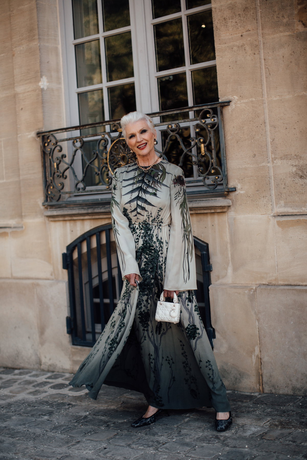 Welche weiteren Frauen uns neben Maye Musk für Looks in diesem Alter inspirieren, erfährst du in diesem Artikel.