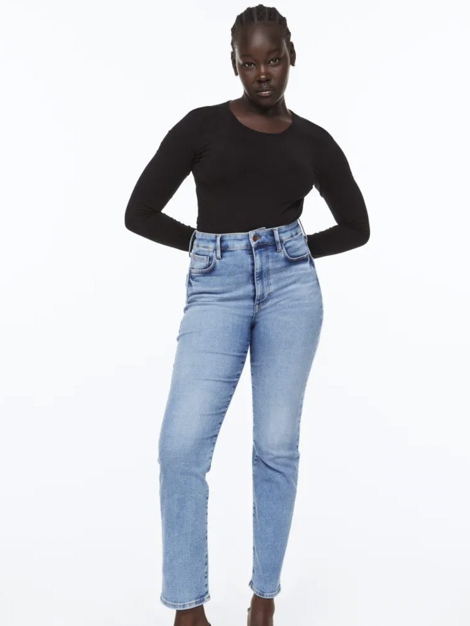 True To You Slim High Jeans hellblaue Jeans für kleine Frauen von H&M
