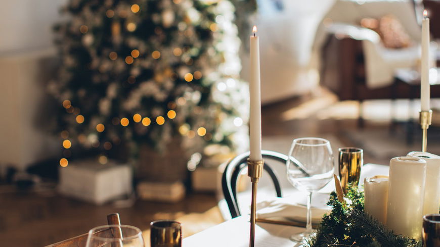 Weihnachts-Deko 2023: Diese 6 Teile machen deine Wohnung besonders luxuriös