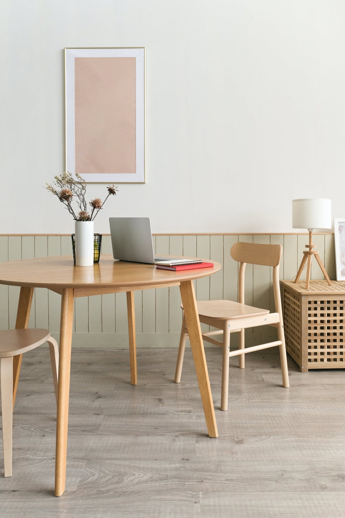 Esszimmer: Stühle und Tische