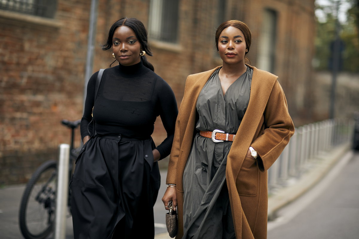zwei Frauen Streetstyle Mailand Fashion Week