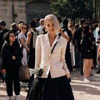 3 Blazer unter 50 Euro, die jedes Outfit teurer aussehen lassen