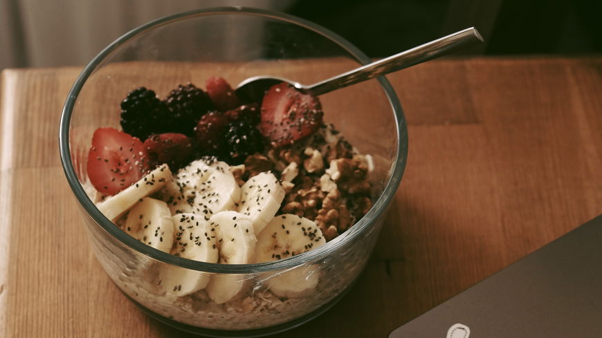Haferflocken: Darum sind Overnight-Oats gesünder als Porridge