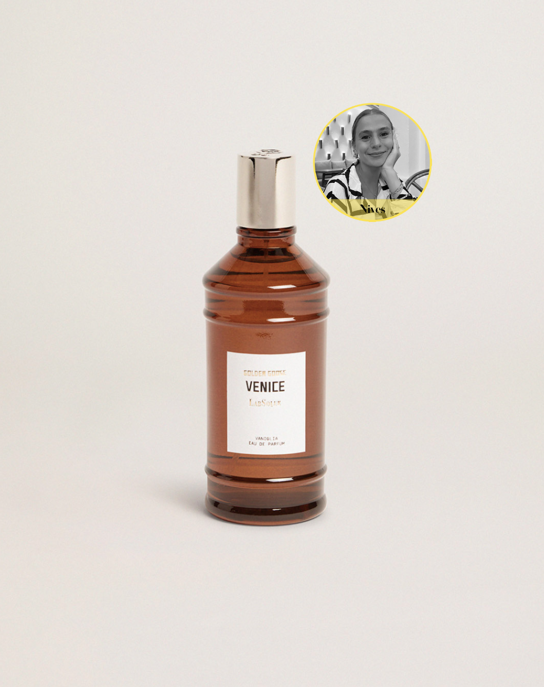 Beauty-Liebling von Nives: "Golden Goose verzaubert mich nicht nur mit seinen coolen Sneakern, sondern auch mit dem Duft 'Venice Essence' . Wie der Name schon vermuten lässt, erinnert das Parfum an eine wunderbare, warme Sommernacht in Italien, an die wie uns Jahre später immer noch gerne zurückerinnern. Die sinnliche Vanille umhüllt einen mit ihrer wunderbaren Süße und lässt die Komplimente nur so sprießen! Der Duft ist perfekt für alle die, die Individualität und seltene Düfte lieben und wahre Sammler sind. Schnell sein lohnt sich hier, denn das Parfum ist oftmals vergriffen. Kleiner Fun Fact: Das Parfum führt zurück in die Zeit der Anfänge von Golden Goose, als das Einlegen einer Vanilleschote in deren Sneakers zur Signatur des Hauses gehörte."