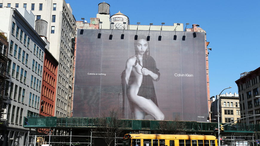 Wieso das Verbot der Calvin Klein-Kampagne purer Sexismus ist