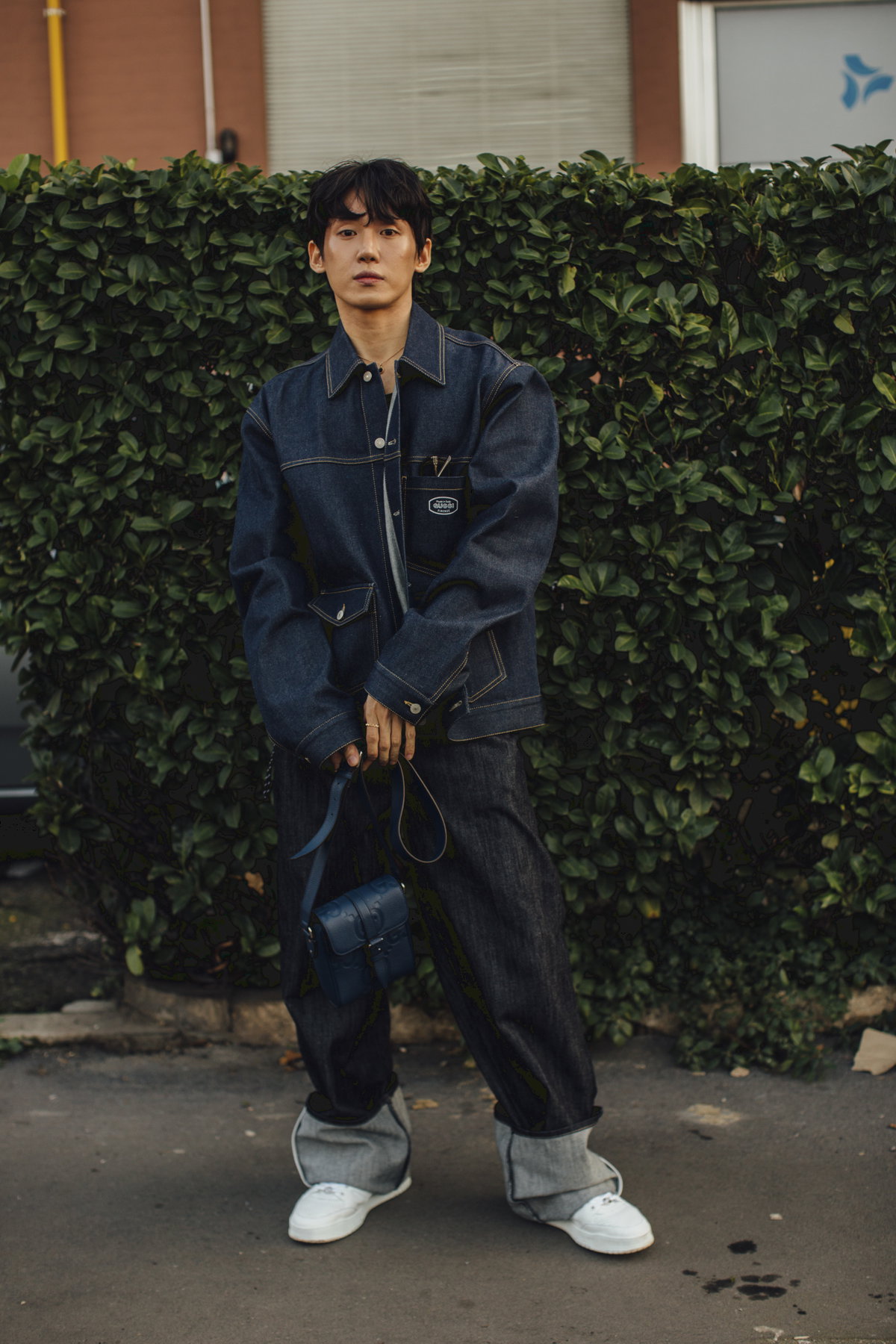 Gast in Look bei der Mailänder Fashion Week