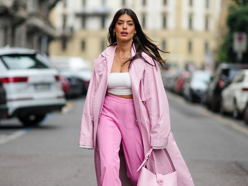 Aida Domenech in pinkfarbenem Look