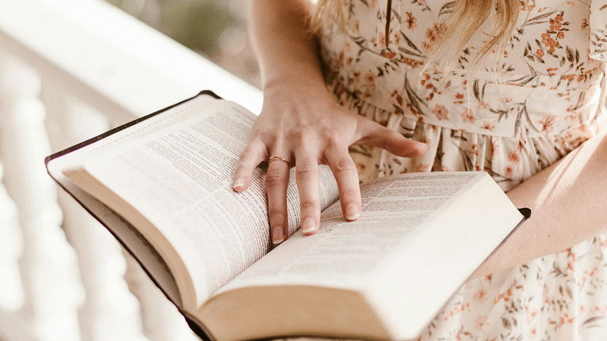 Bridgerton-Fans aufgepasst! 3 historische Romane, die ihr in einem Rutsch lesen werdet