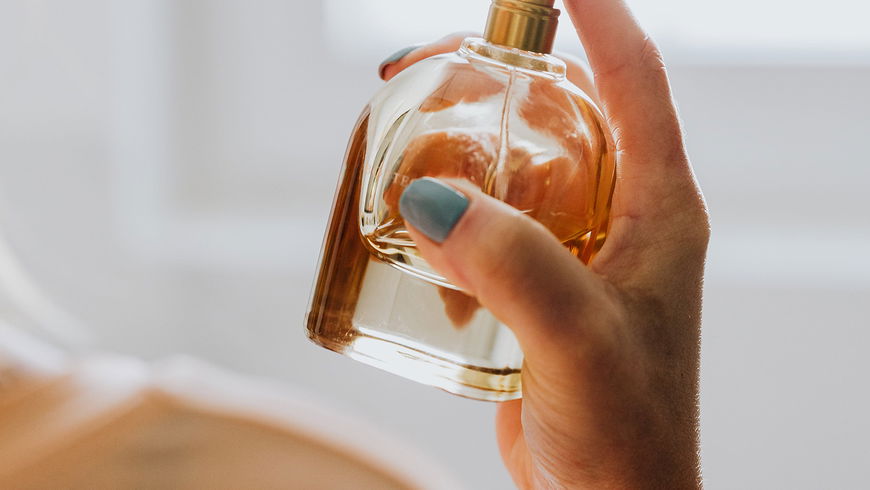 Parfum, das jünger macht: Dieser Duft schummelt dich sechs Jahre jünger 