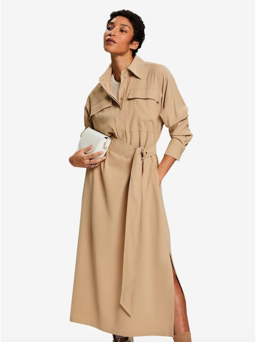 Das beigefarbene Hemdblusenkleid von Esprit kannst du über About You für ca. 140 Euro shoppen.