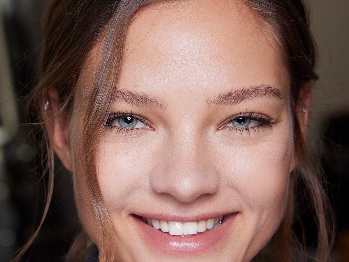Lächelndes Model
