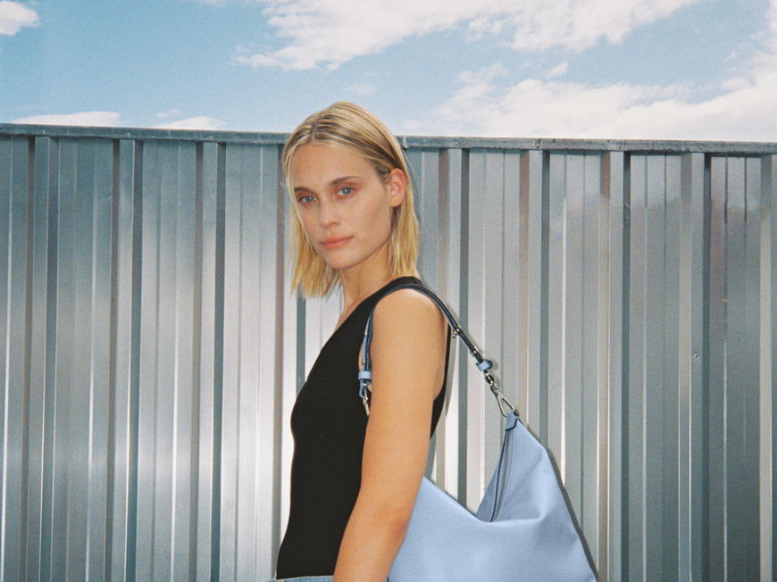 Summer Essentials? Die passen in das Modell "Paris" perfekt rein!
