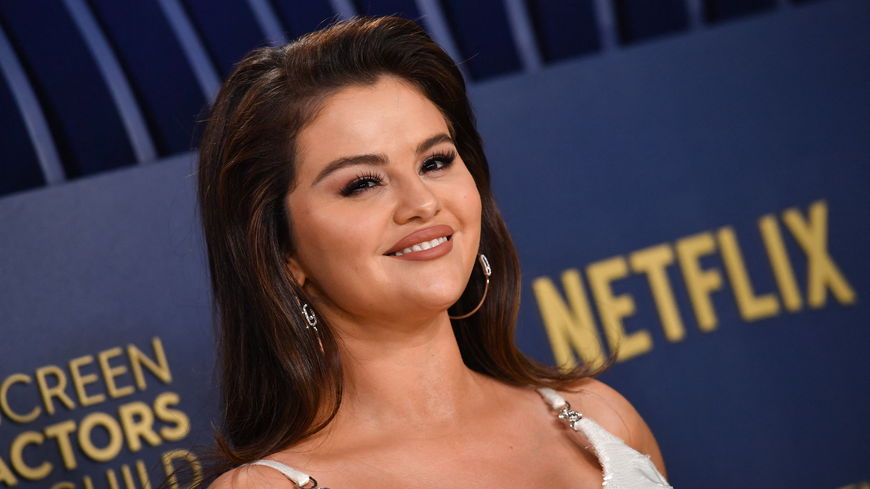 Selena Gomez macht es vor: French-Nails tragen wir 2024 nur noch so