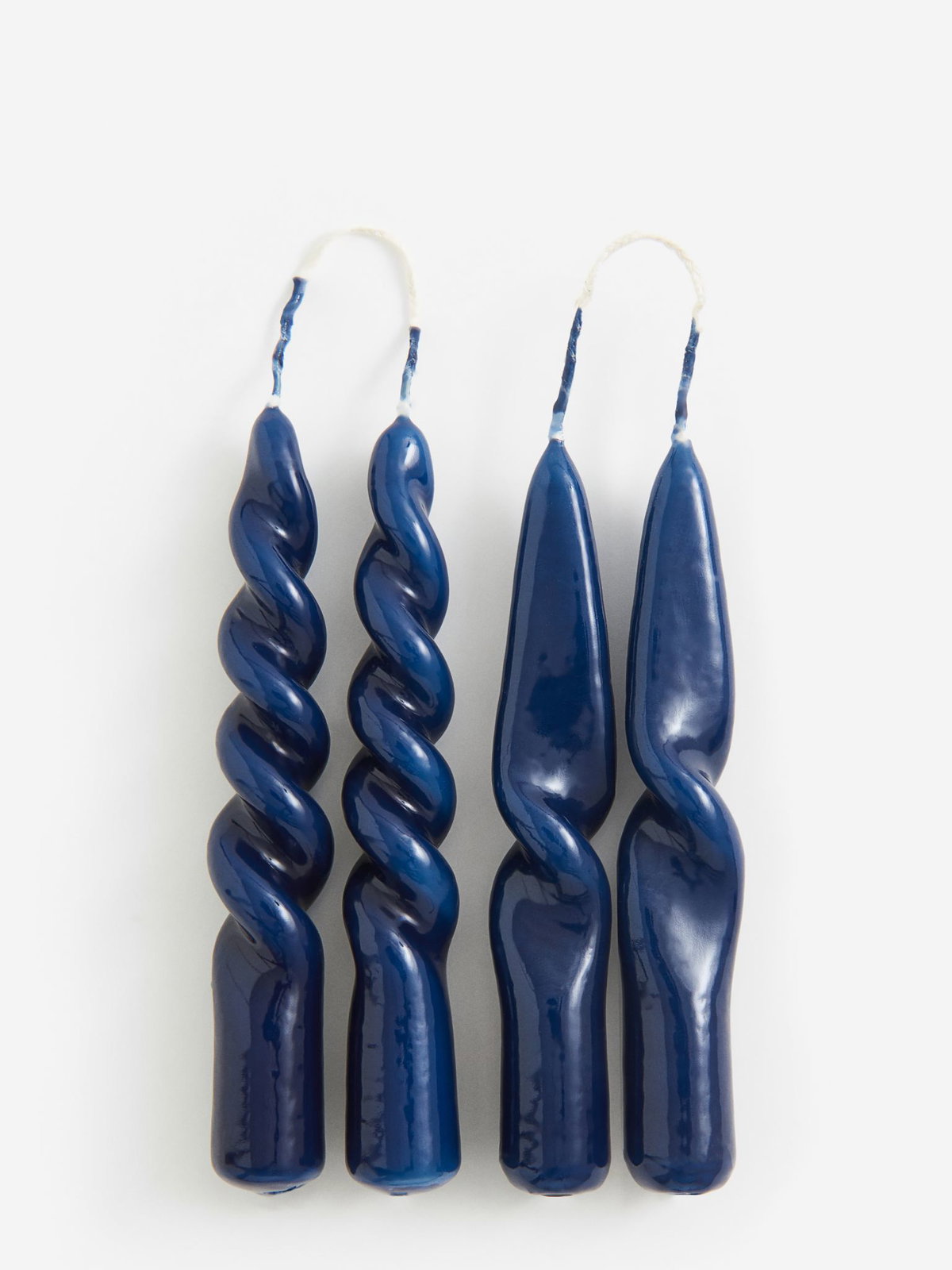 Blaue Spiralkerzen von H&M Home