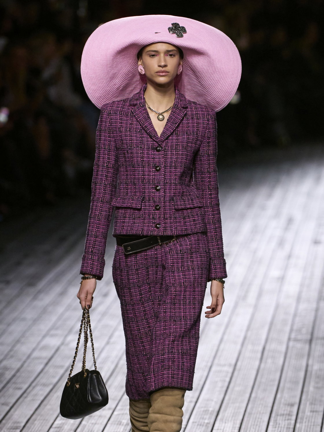 Pinker Hut bei Chanel Show