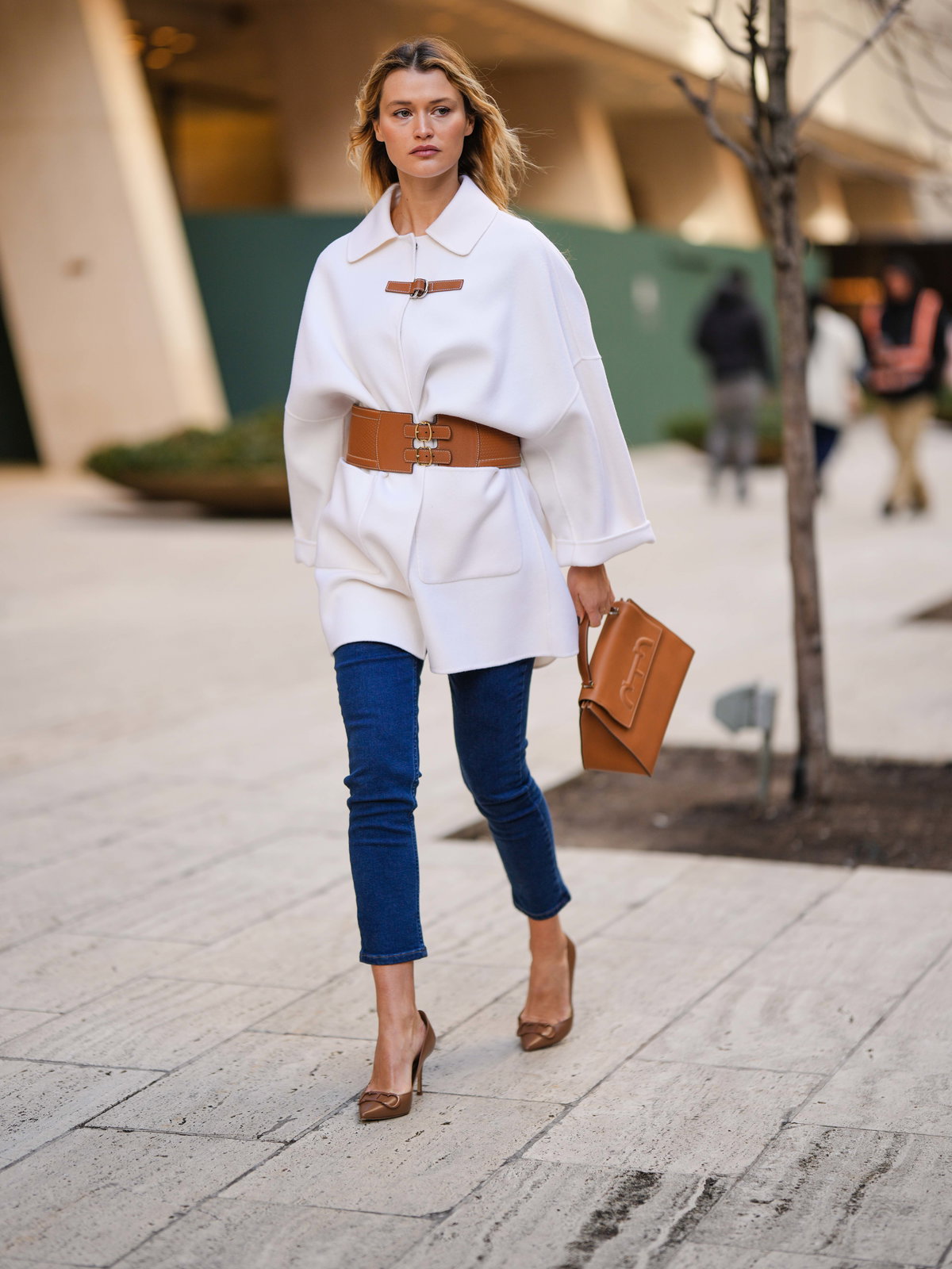 Chloé Lecareux in Skinny Jeans