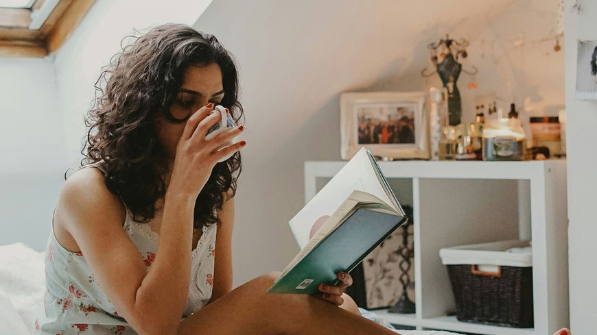 Bücher-Trends: Diese 3 historischen Romane solltest du im Frühling lesen