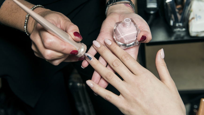 Anti-Aging-Maniküre: 5 Nagel-Designs für optisch jüngere Hände