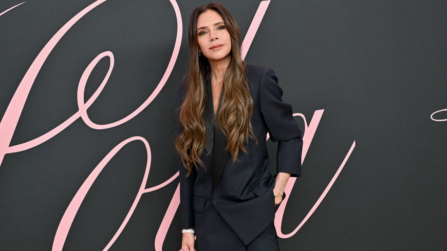 Nicht Adidas, nicht Puma: Victoria Beckham trägt den Trend-Sneaker für den Frühling