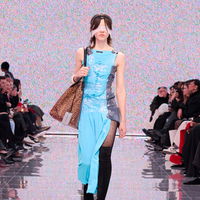 Wegen dieses neuen Balenciaga-Armbands spielt das Netz verrückt