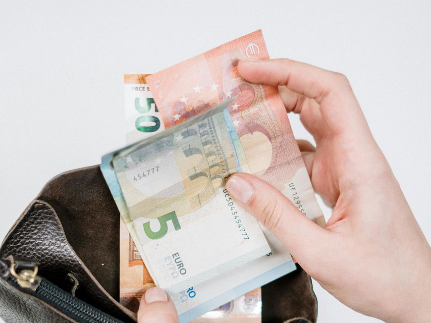 Geldscheine im Portemonnaie
