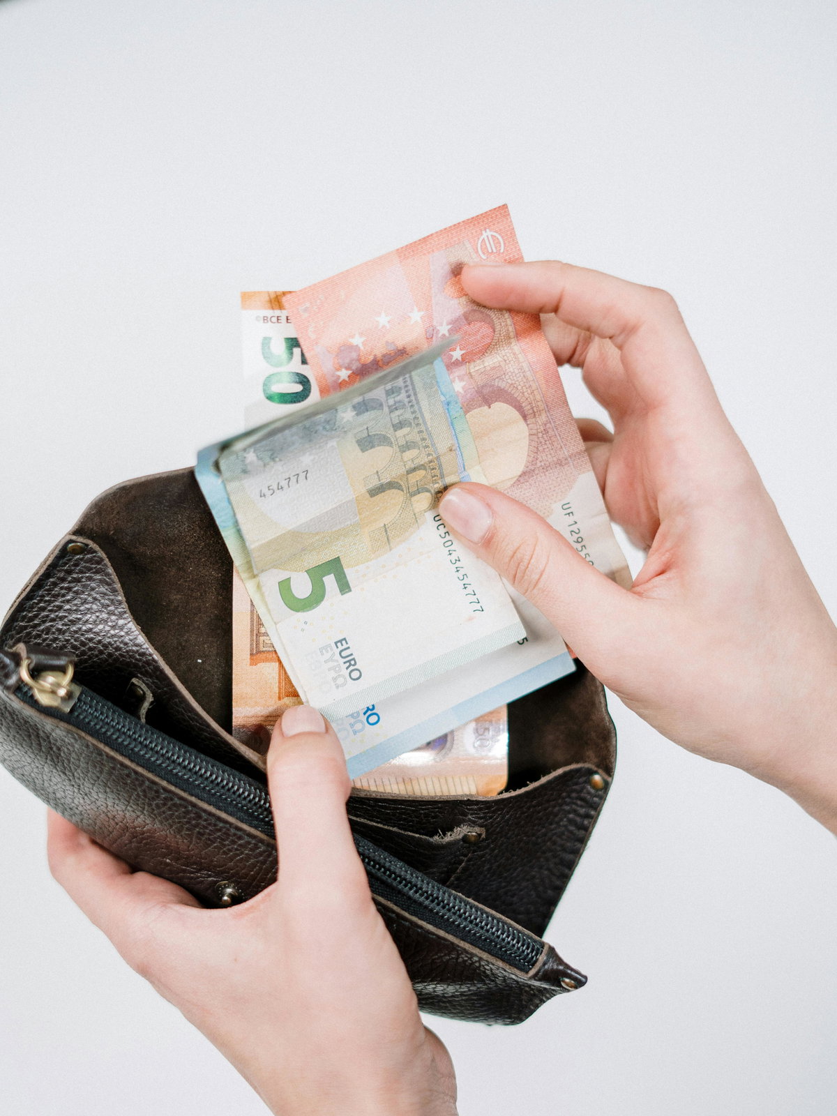 Geldscheine im Portemonnaie