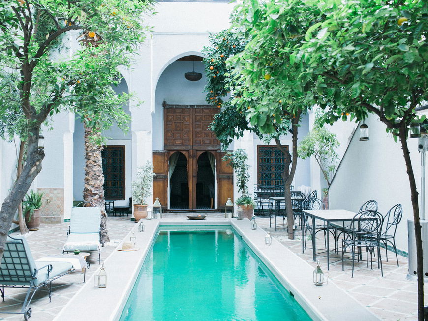 Hotel mit Pool