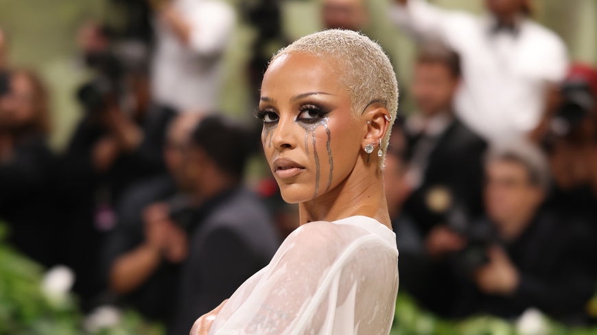 Warum Doja Cat mit ihrem "Wet Look" die Met Gala gewinnt