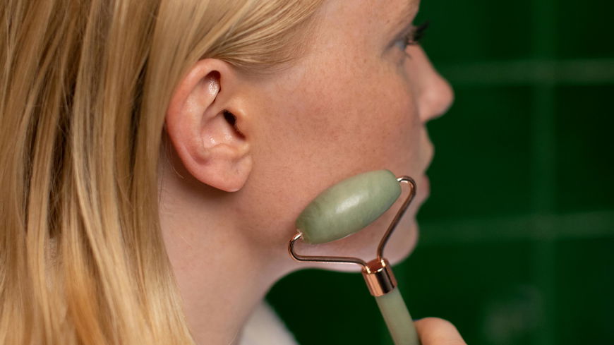 Gesichtsroller Anwendung: Tipps für die Beauty-Massage