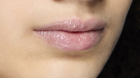 Lippenpflege mit Hyaluron: Die besten Produkte