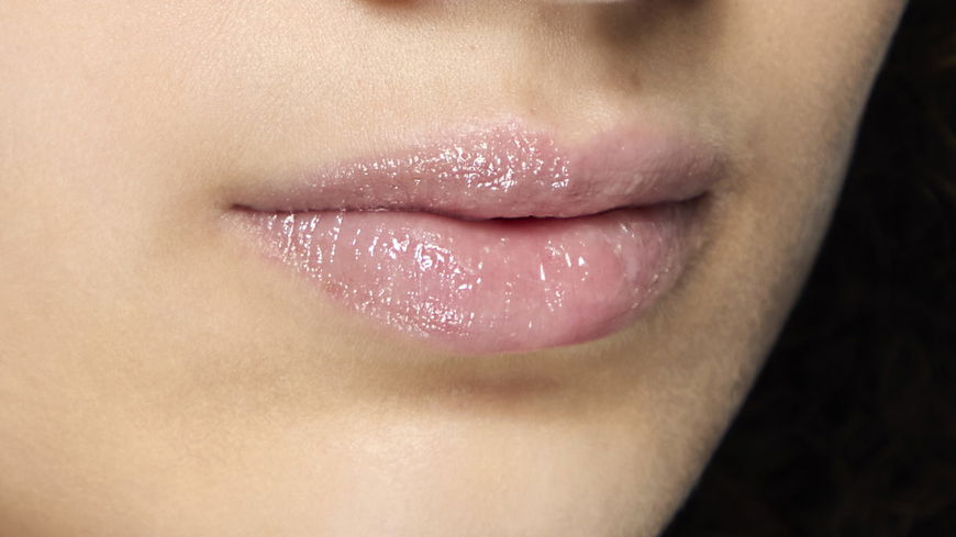 Lippenpflege mit Hyaluron: Die besten Produkte