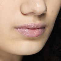 Lippenpflege mit Hyaluron: Die besten Produkte