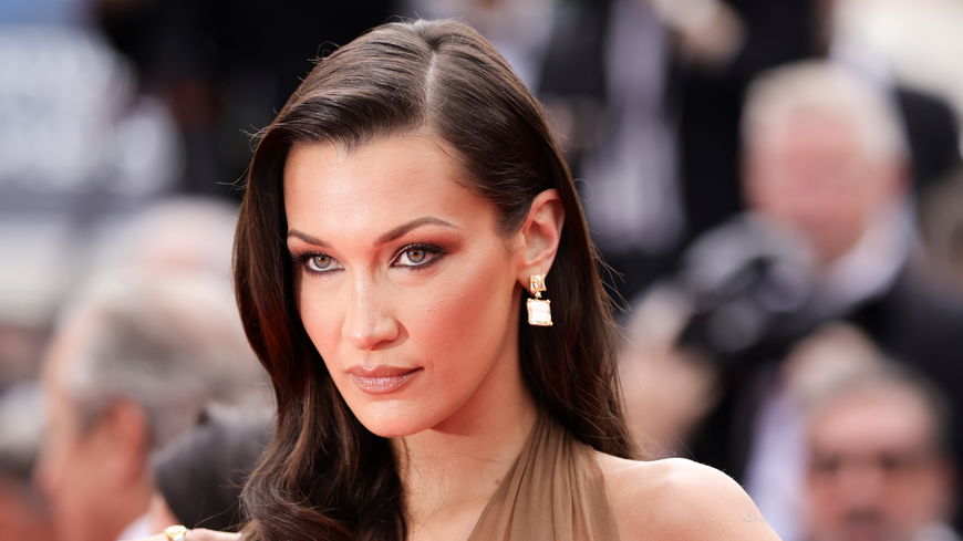 Naked Dress: Das steckt hinter dem gewagten Trend