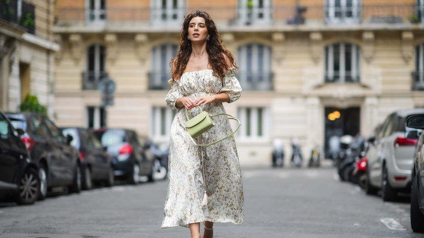 Dieses Kleid von Vero Moda ist perfekt für einen Städtetrip im Sommer