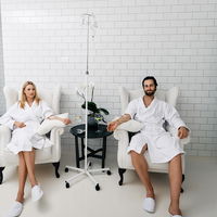 Drip Bars liegen absolut im Trend: Was bringen die Vitamin-Infusionen wirklich?