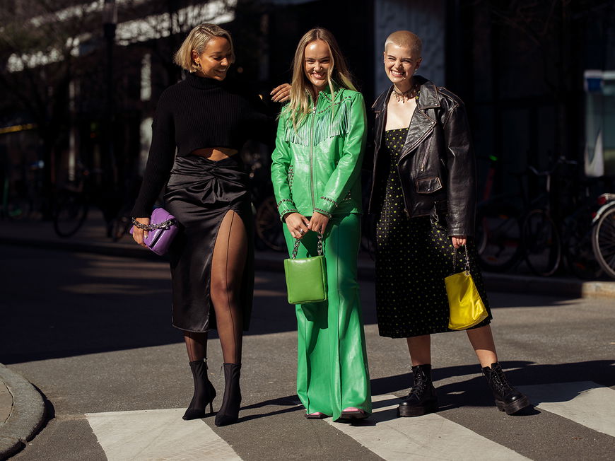 Drei stylische Frauen