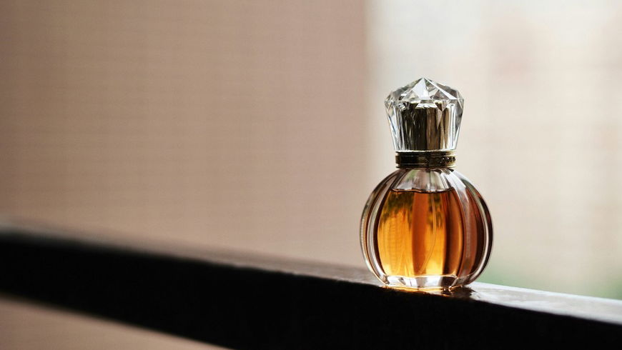 Dieses eine orientalische 20 Euro-Parfum von Rossmann kaufen wir wieder und wieder