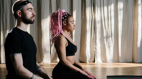 Von Waldbaden bis Breathwork: 7 neue Wellbeing-Trends im Check