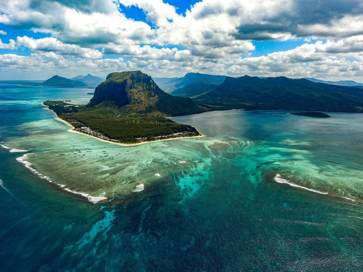 Eine faszinierende optische Täuschung: Der Unterwasser-Wasserfall vor der Südwestküste Mauritius'
