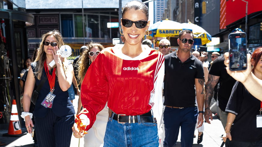 Stylischer als Samba: Bella Hadid trägt den neuesten Trend-Sneaker von Adidas