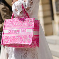 Dior Book Tote: Alles über die beliebte Designer-Tasche