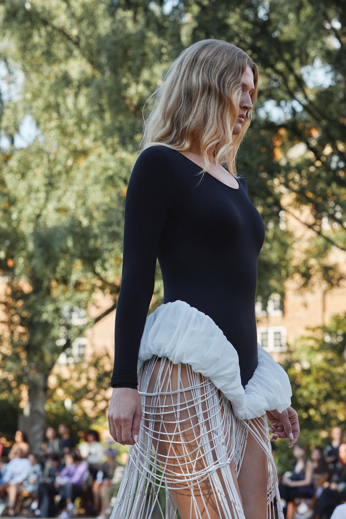 Toni Garrn präsentierte auf der Show ein glamouröses Highlight-Piece