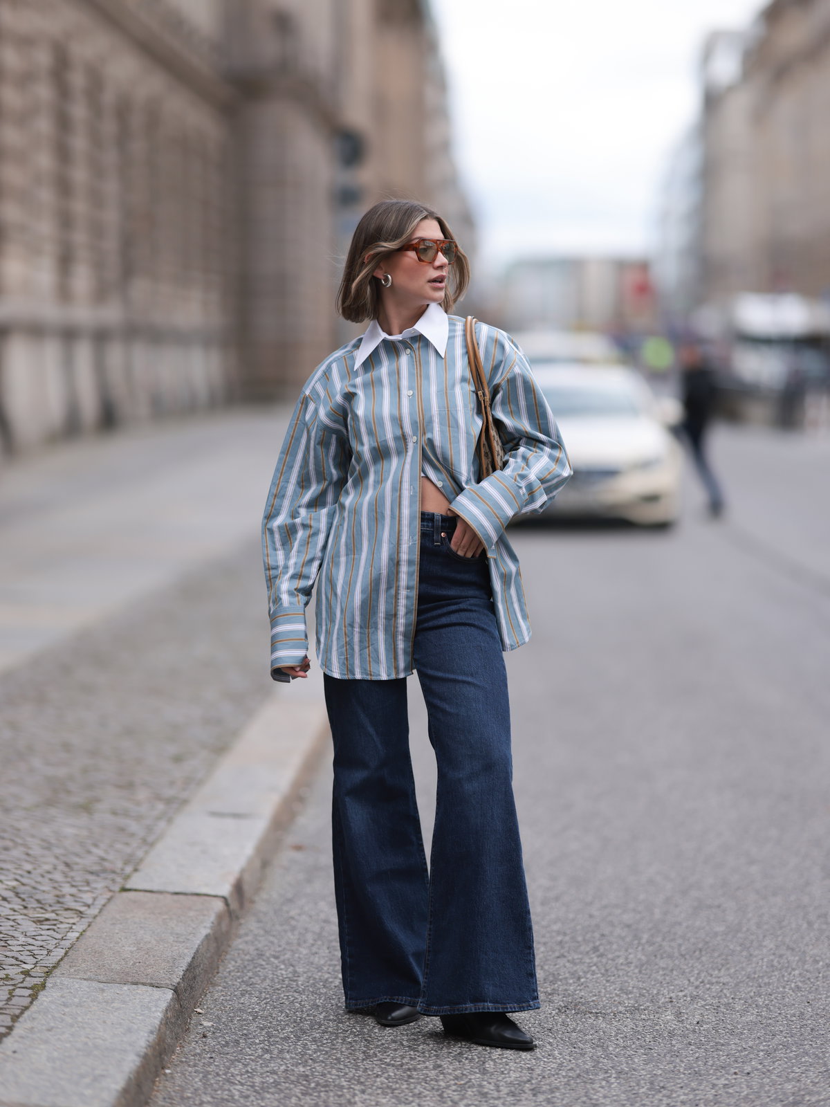 Wide Leg Jeans zu Boots