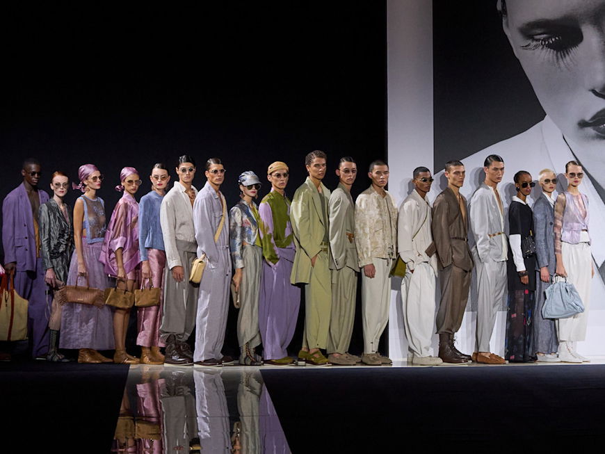 Models bei Emporio Armani Frühjahr/ Sommer 2025