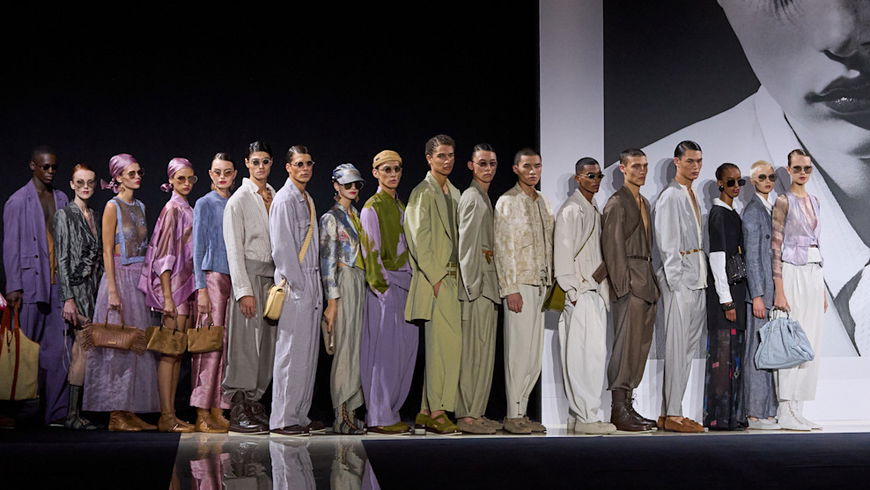 Giorgio Armani unterstreicht in Mailand den größten Mode-Trend für Frühjahr/ Sommer 2025