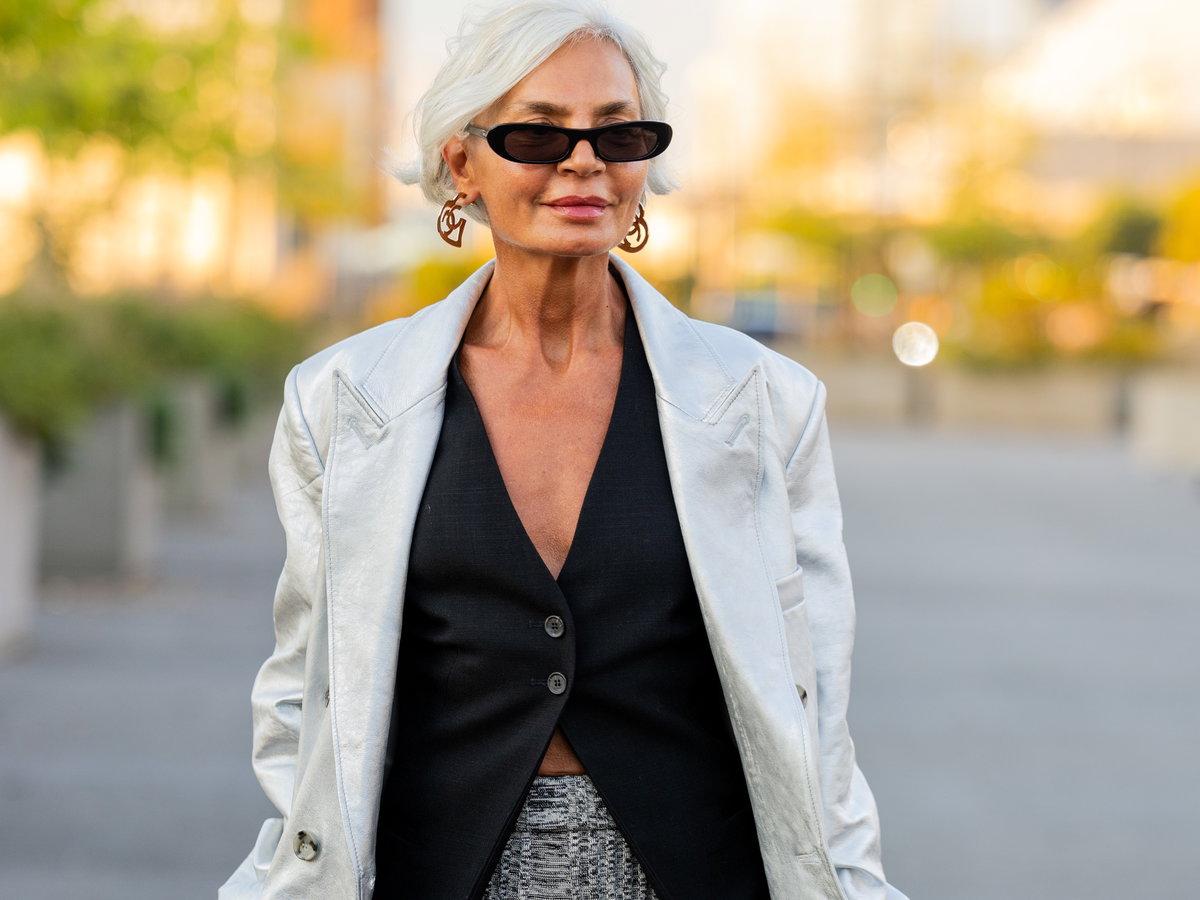 Grece Ghenem in stylischem Look
